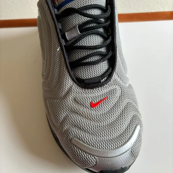 Nike AirMax 720 - Picture 6 of 16